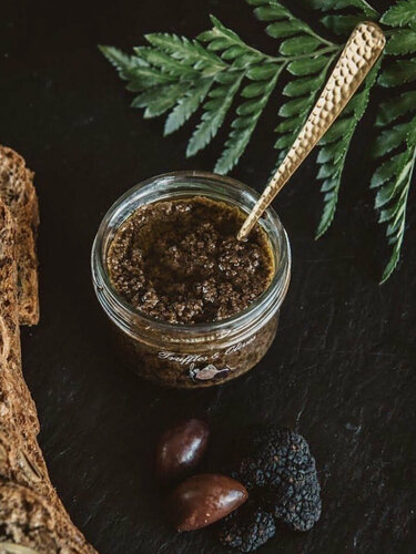 Изображение товара Трюфели и оливки /соус/Грибы трюфель черный и оливки, 50 гр