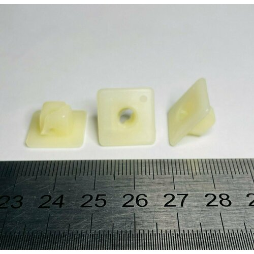 Клипса крепежная Toyota 90189-06151 1 шт