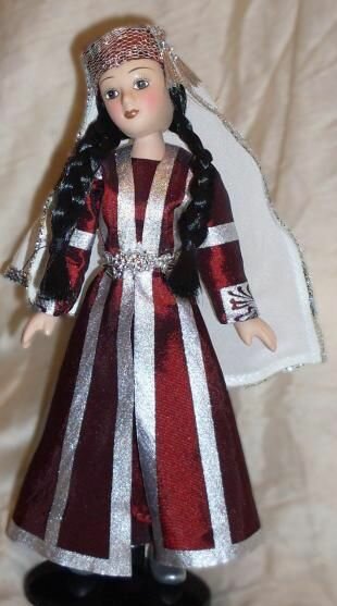 Кукла коллекционная в праздничном костюме крымской татарки