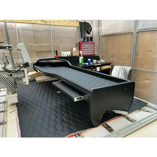 Столик для Тягач ситрак SITRAK C7H Черная экокожа Черный ромб Подстаканник 11880₽