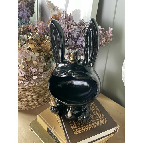 Заяц конфетница