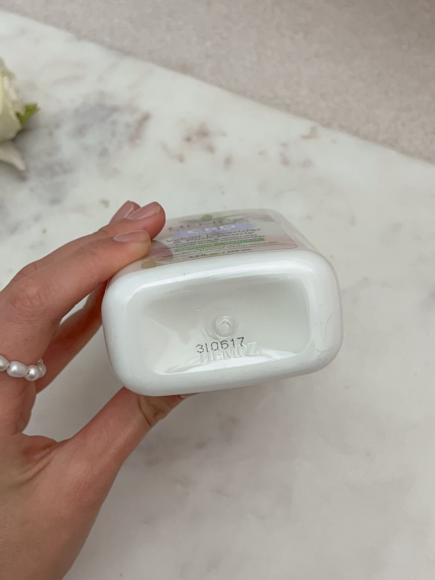 Картинки Hempz Молочко для тела Ароматерапевтическое масло Лаванды и Розовый пион CBD Aromatherapy Velvet Lavender&Pink Peony Oil 250 ml