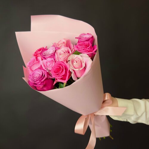 Изображение товара Букет цветов из 11 роз Россия розовый микс