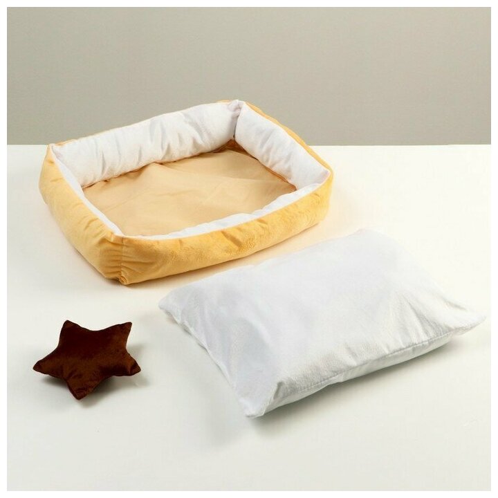 Пижон Лежанка мягкая прямоугольная со съемной подушкой + игрушка звезда, 54 х 42 х 11 см, персик - фотография № 6