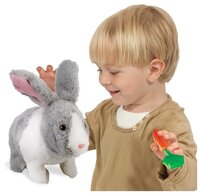 Интерактивная мягкая игрушка My friends Кролик Клевер с морковкой серый/белый