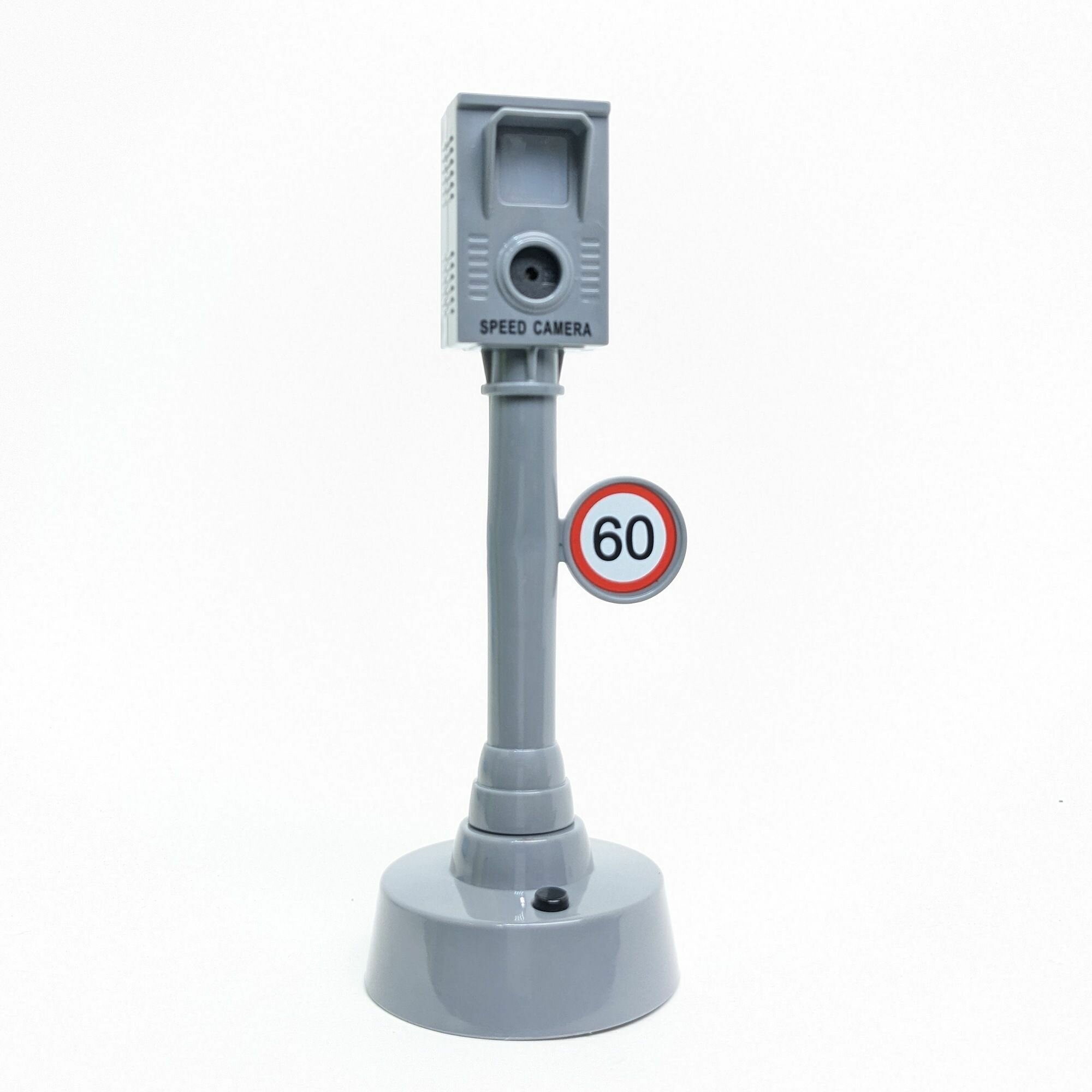 Игрушка дорожный знак, камера контроля скорости , световые и звуковые эффекты .