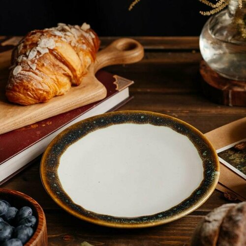 Блюдце круглое ручной работы VELES «Водопад Тролля», фарфор, 16 см