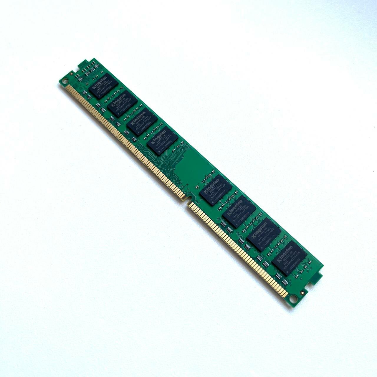 Оперативная память Kingston DDR3 8GB 1600Мгц 15v DIMM для ПК низкопрофильная