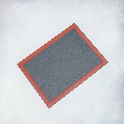 Коврик силиконовый перфорированный 30 х 40 см.