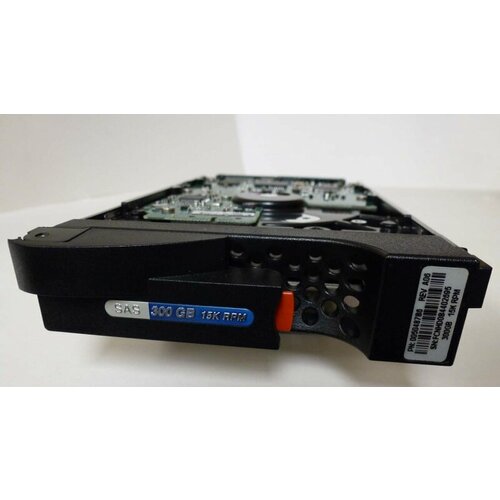 Жесткий диск EMC 118032560-A01 300Gb SAS 35 HDD 13007000₽