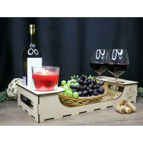 Винница из дерева / Деревянный поднос с держателями для стаканов и бутылки вина / Держатель из дерева для бутылки