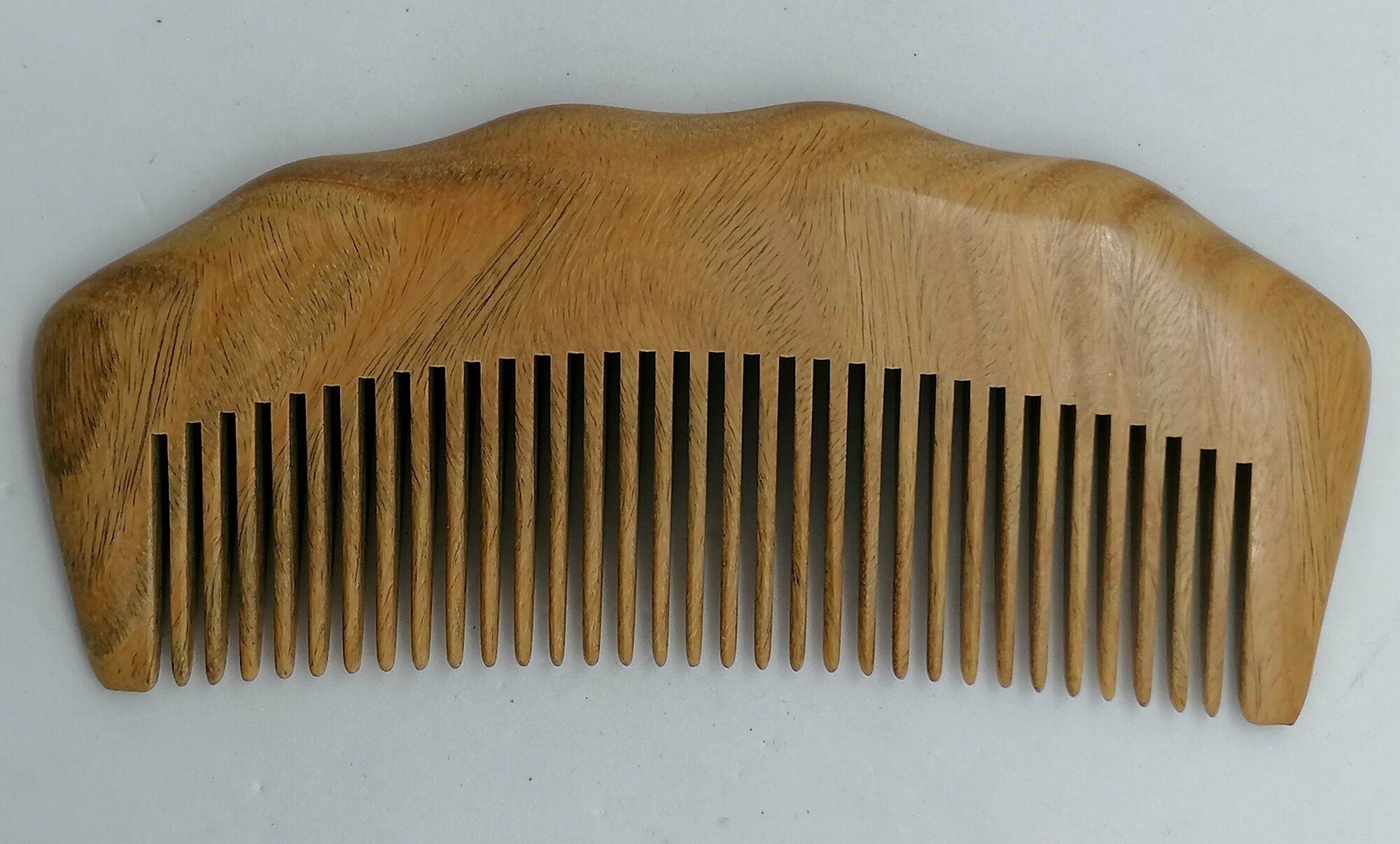 Расческа сандаловая , 12*5 см, гребешок волнистый