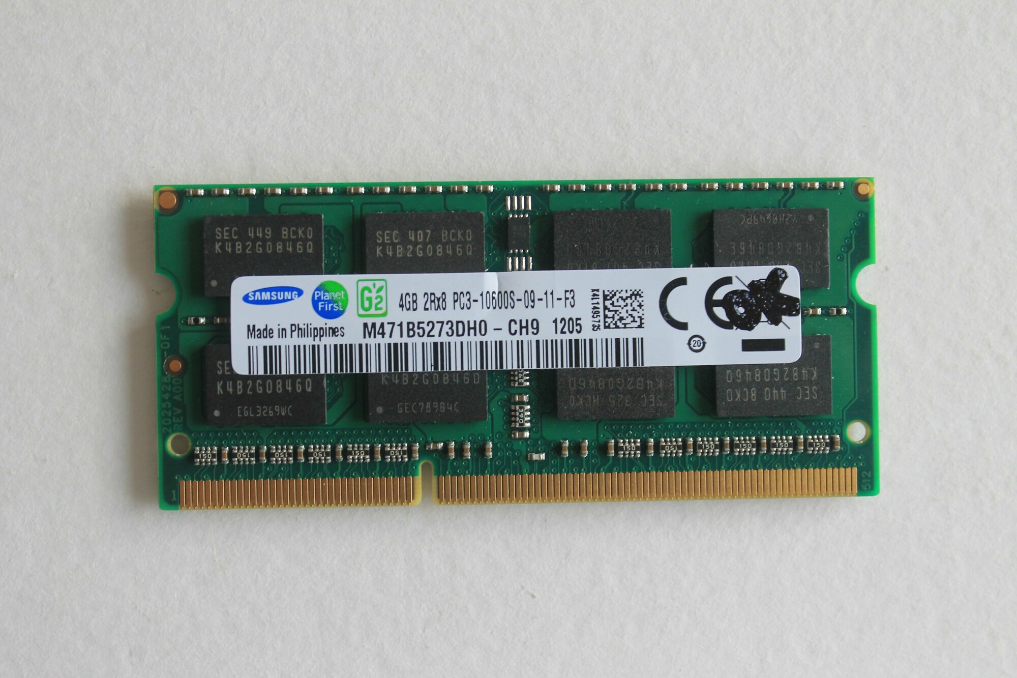 Samsung DDR3-1333 PC3-10600S 4Gb SODIMM 204PIN Модуль оперативной памяти для ноутбука