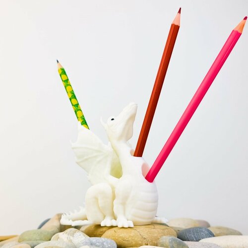фото Подставка для карандашей и ручек "белый дракон" изготовленная из экологичного pla пластика, методом 3d печати нет бренда