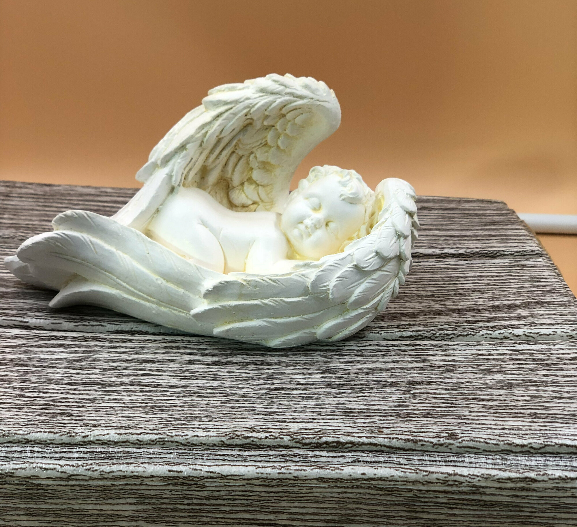 фото Статуэтка "Спящий Ангел мальчик" ручной работы, золотой, 14*8*8,5 & Статуэтки для интерьера, ARTVACH