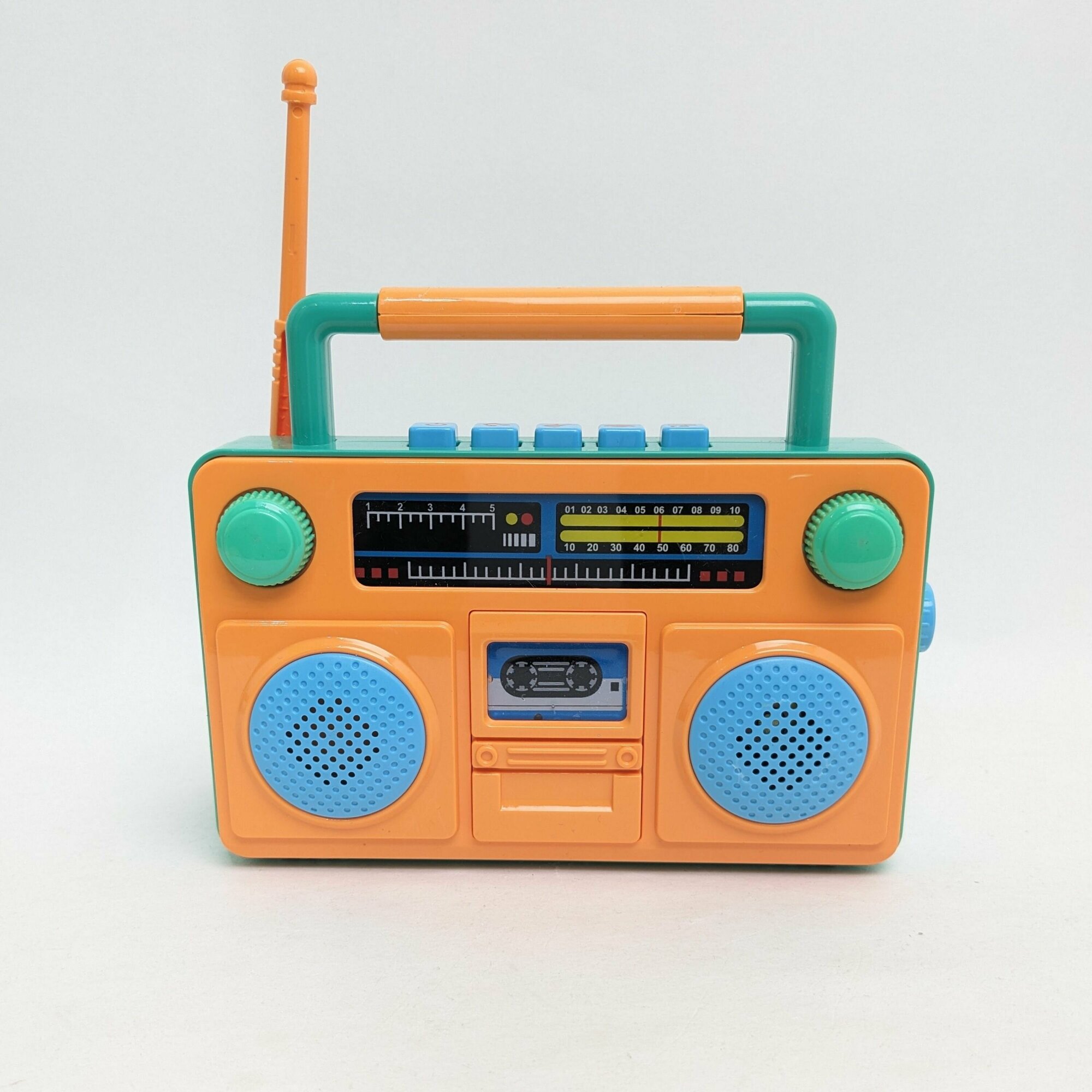 Музыкальная игрушка кассетный магнитофон  свет звук