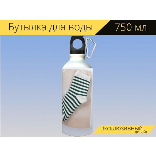 фото Бутылка фляга для воды "темнозеленый, средняя труба, носки" 750 мл. с карабином и принтом lotsprints