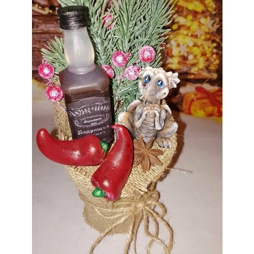 Новогодний набор из мыла Дракон Валера с перчиком в подарок на Новый год и Рождество 2024, ручная работа новогодний букет из мыла с драконом