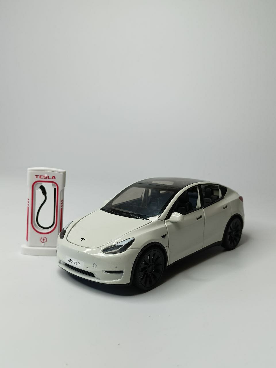 фото Tesla Model X