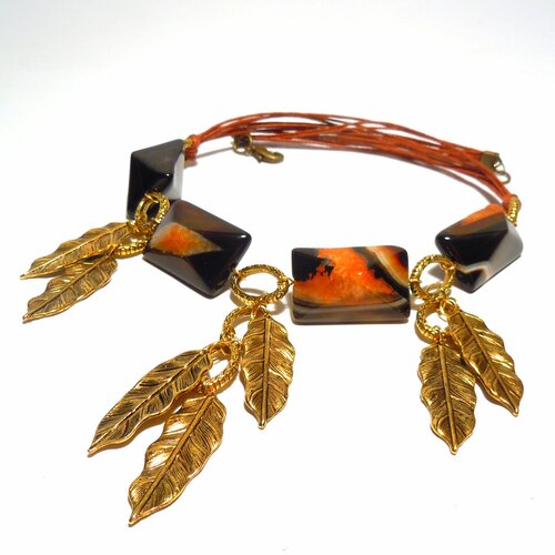фото Женское ожерелье из коричневого агата с металлическими листьями gulnara