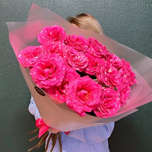 Монобукет 15 ярко-розовых роз Пандора 70 см.