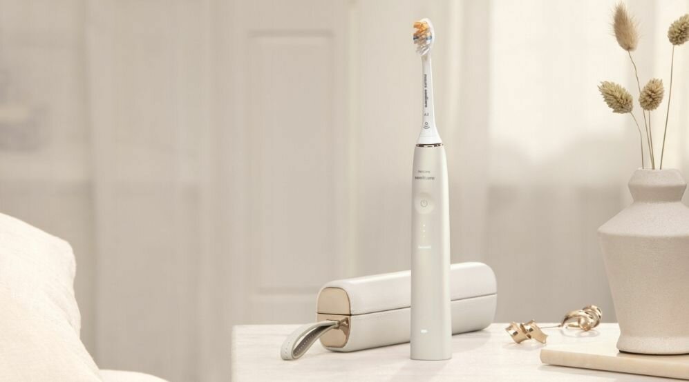 Электрическая звуковая зубная щетка Philips Sonicare DiamondClean Prestige 9900 HX9992/11, желтое золото - фотография № 5