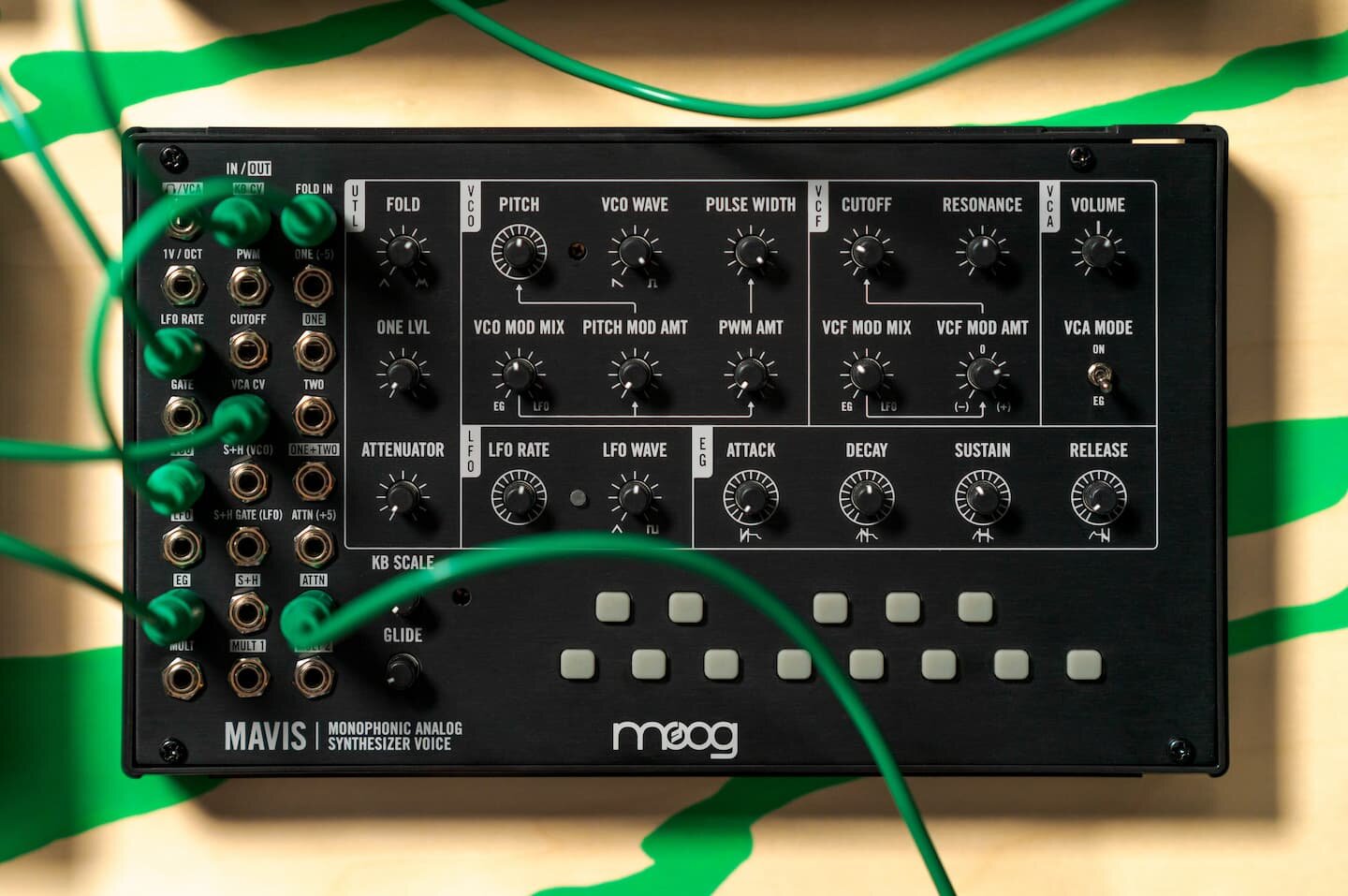 Синтезатор Moog Mavis