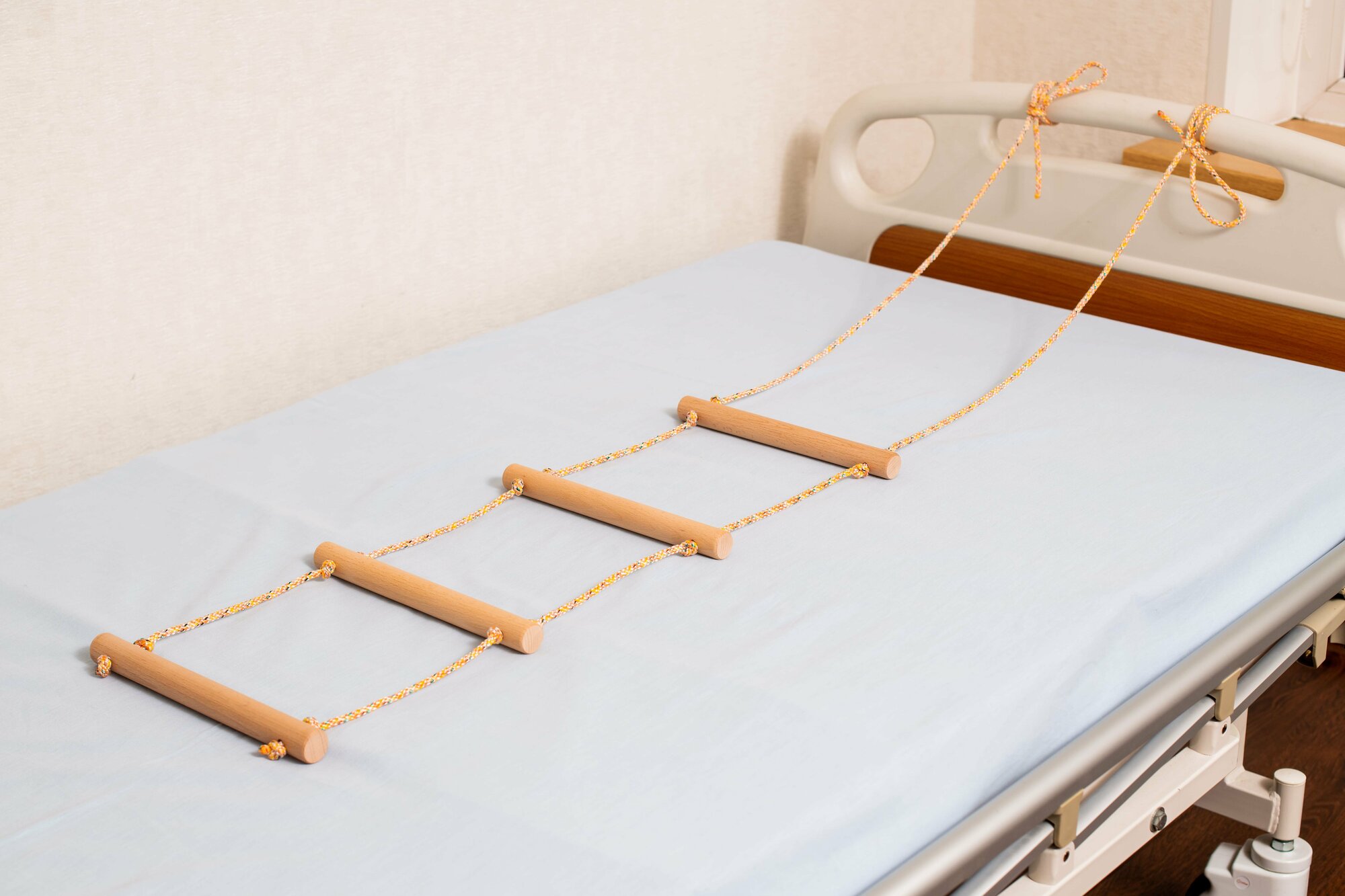 Лестница для кровати для лежачих больных с перекладинами 175 см.