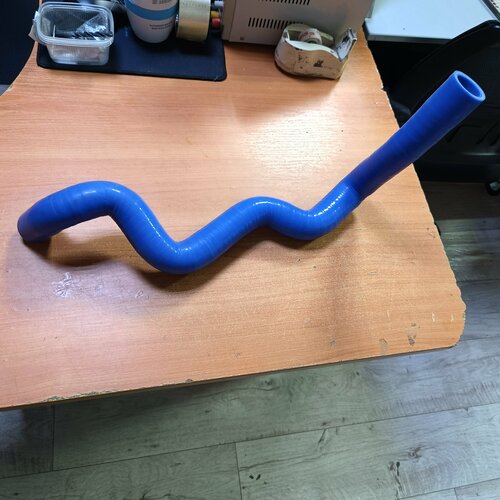 Патрубок радиатора Largus 8V мотор ваз верхний подводящий силикон 4334₽