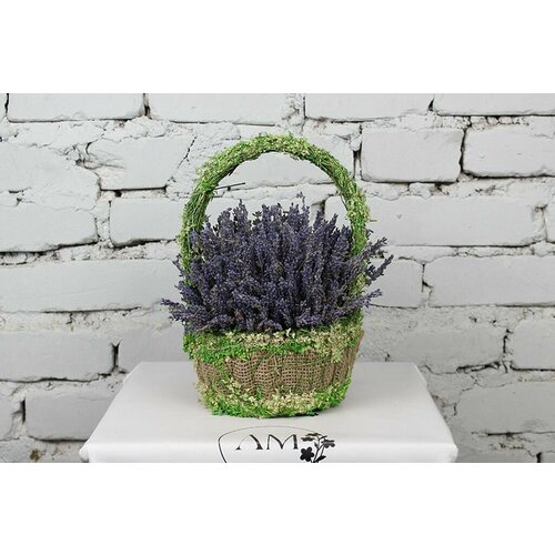 Композиция Лаванда в травяной корзине