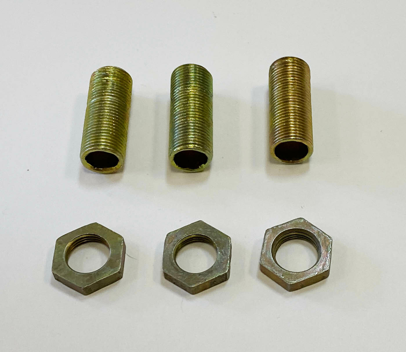 фото Комплект: трубка резьбовая 30 мм (М12х1) + гайка М12х1. 3 шт.