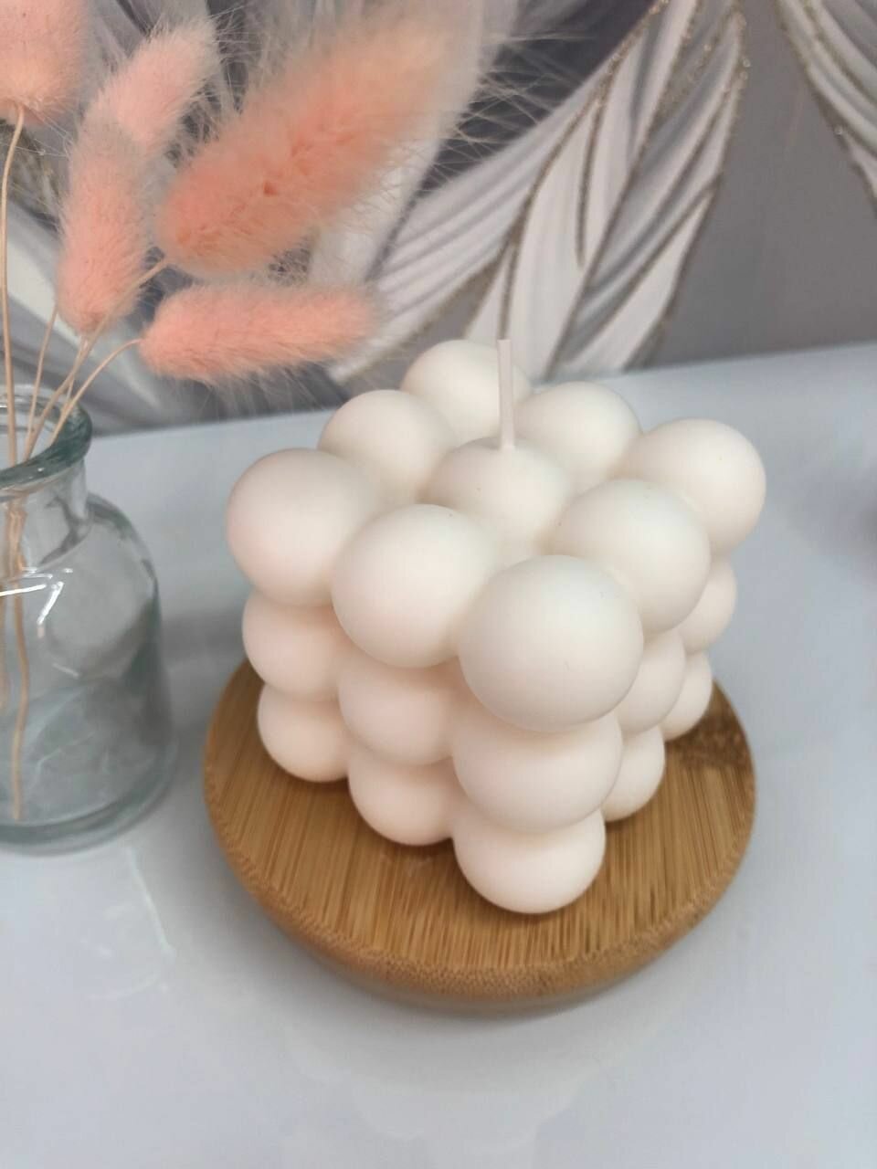 фото Свеча ароматическая Бабл куб, белая соево-кокосовая, аромат: молоко и мёд 1шт