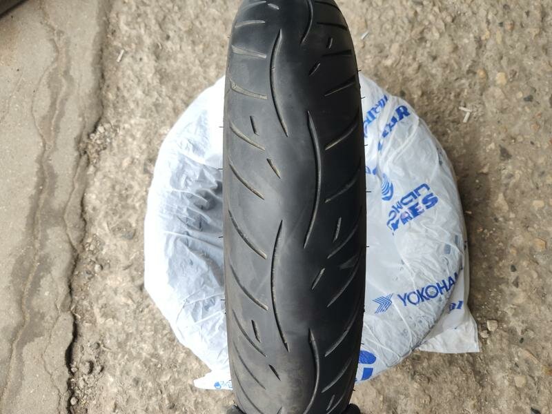 Metzeler Roadtec Z8 120/70 R17 мотошины Летние