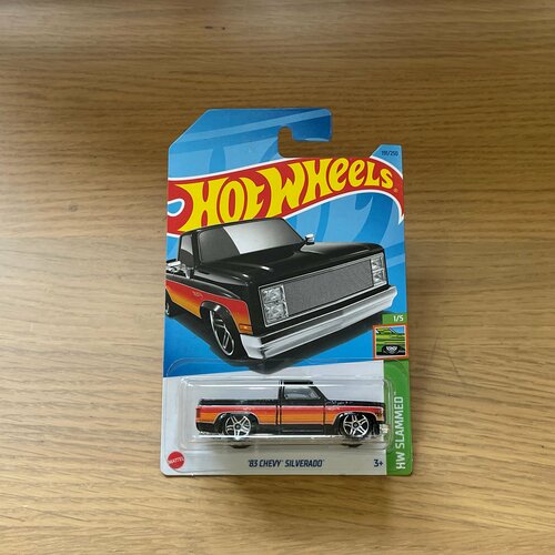 Hot Wheels '83 CHEVY SILVERADO hot wheels 19 chevy silverado trail boss lt шевроле сильверадо 151 250 hw hot trucks 6 10 2020