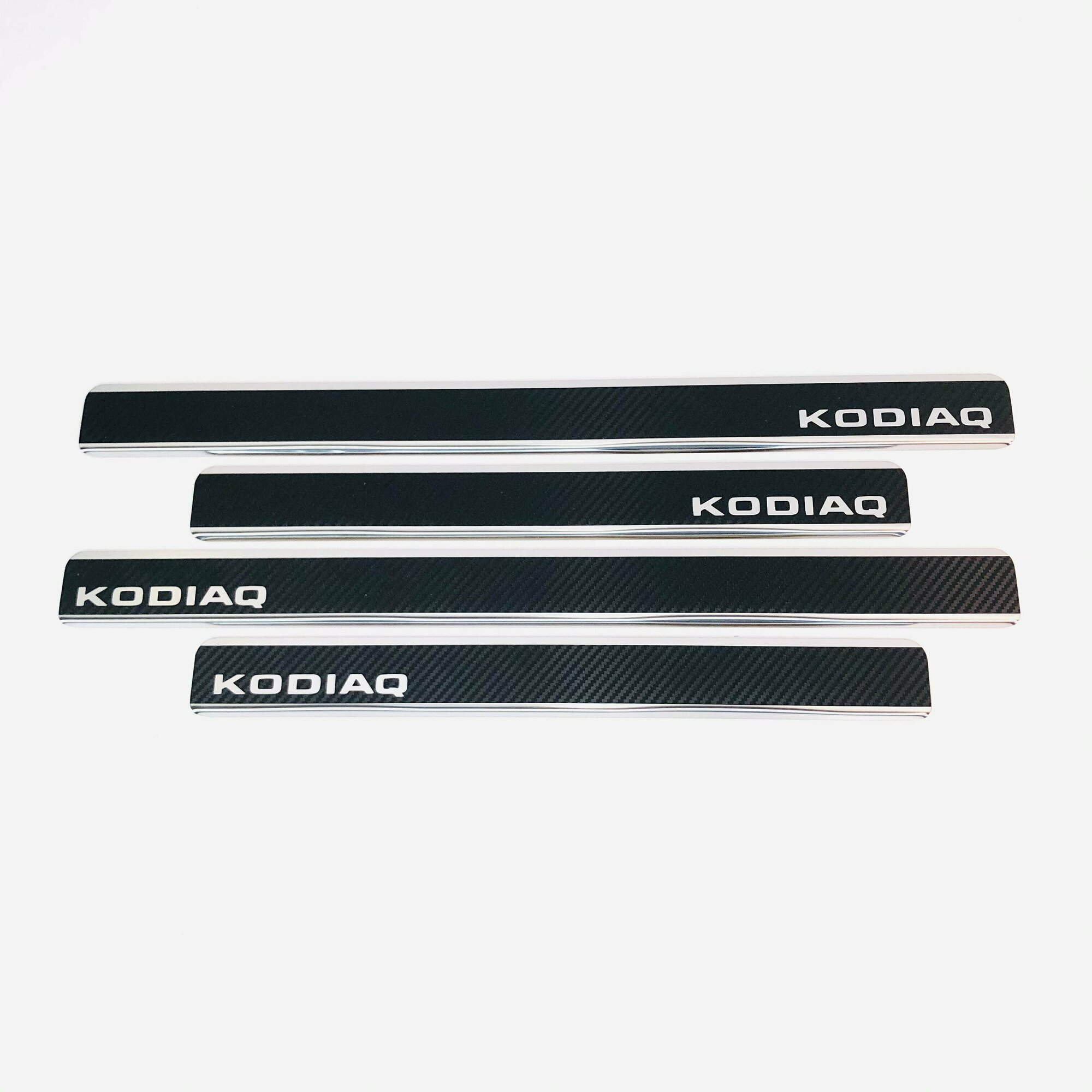 Накладки на пороги Skoda Kodiaq 2016- (нерж. сталь + карбон) компл. 4шт.