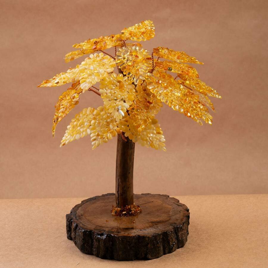 Денежное сувенирное дерево на подставке с янтарными листьями - символ богатсва