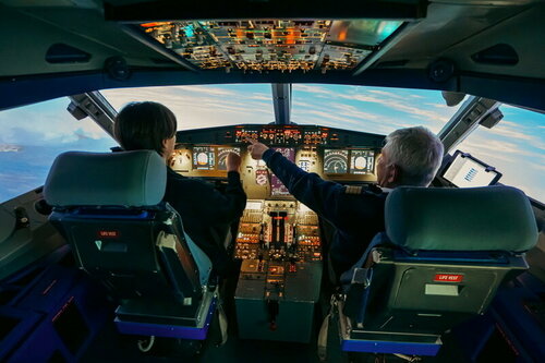 Изображение товара Подарочный сертификат «Полет в авиатренажере AIRBUS A320» (45 минут, От 1 до 3 чел.)