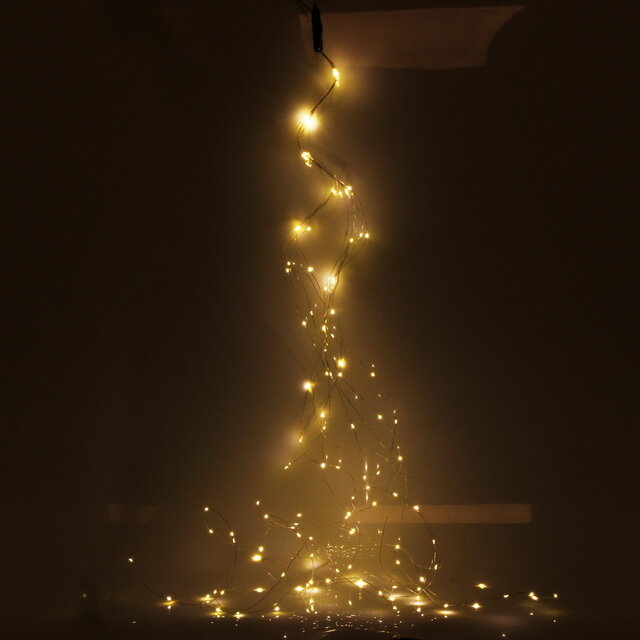 фото Serpantin Гирлянда на елку 180-210 см Лучи Росы, 8 нитей, 160 теплых белых MINILED ламп, серебряная проволока, IP20 183-475