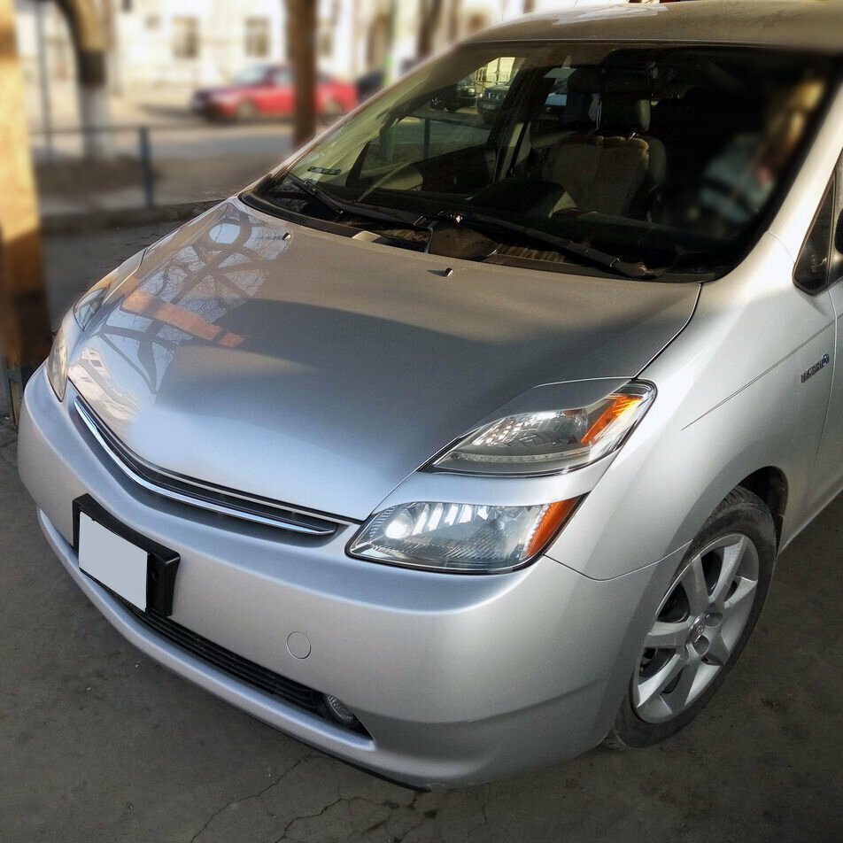 Реснички на фары для Toyota Prius NHW20 2003-2011