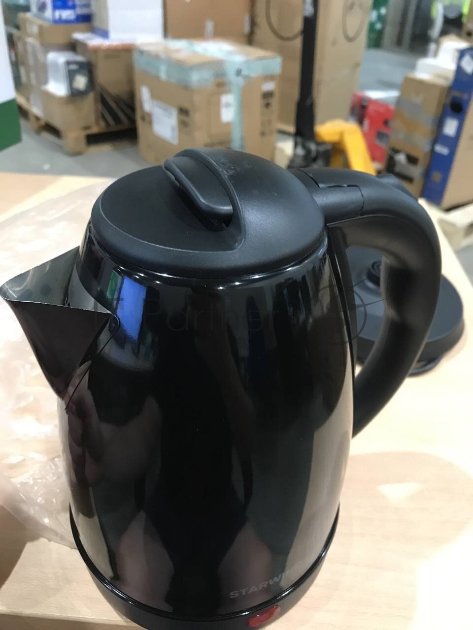 Чайник электрический StarWind , 1800Вт, черный - фото №17