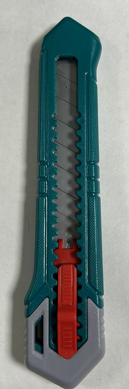 Нож строительный выдвижной TOTAL THT51001