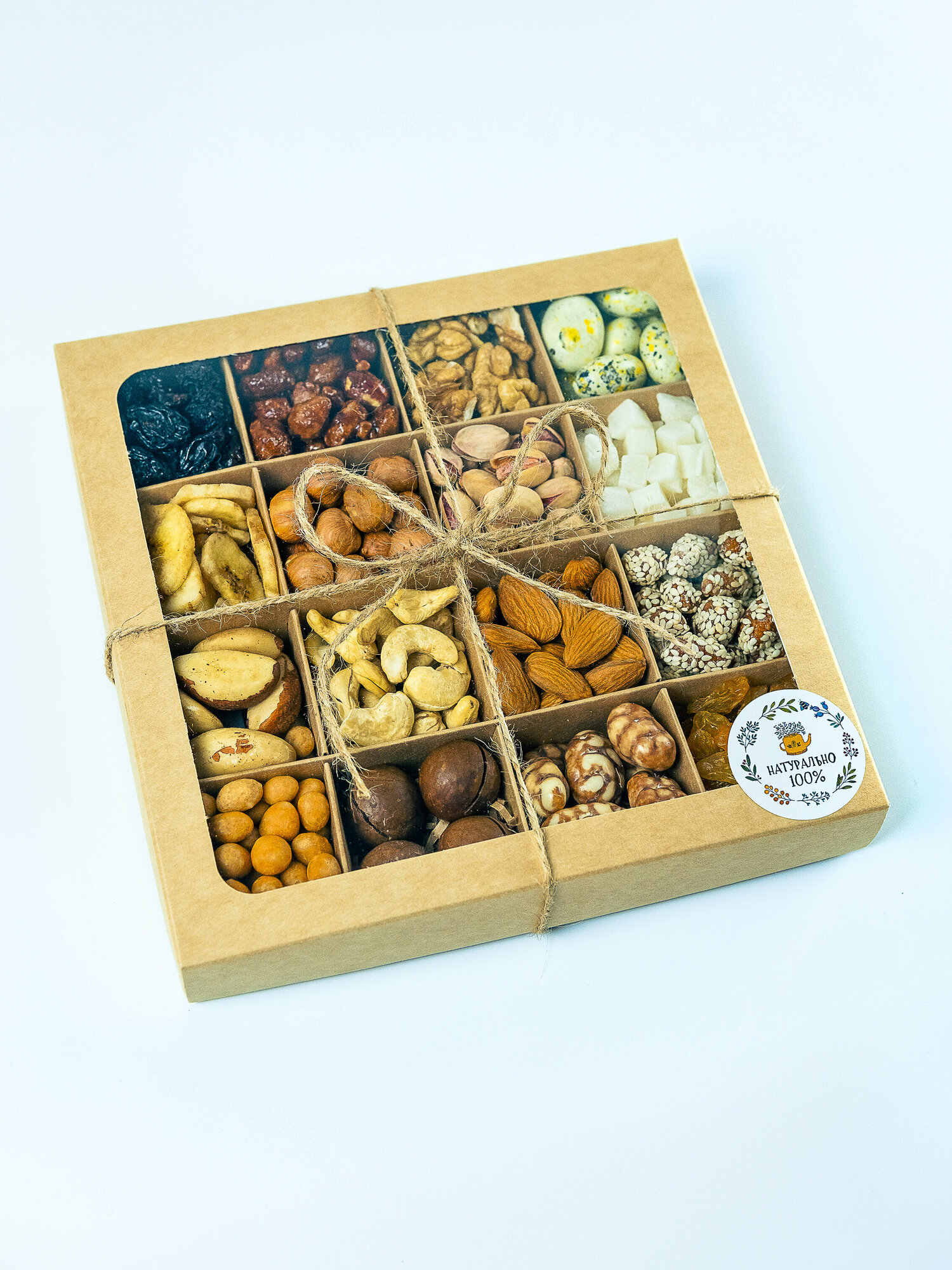 Подарочный набор орехов, сухофруктов и шоколадов