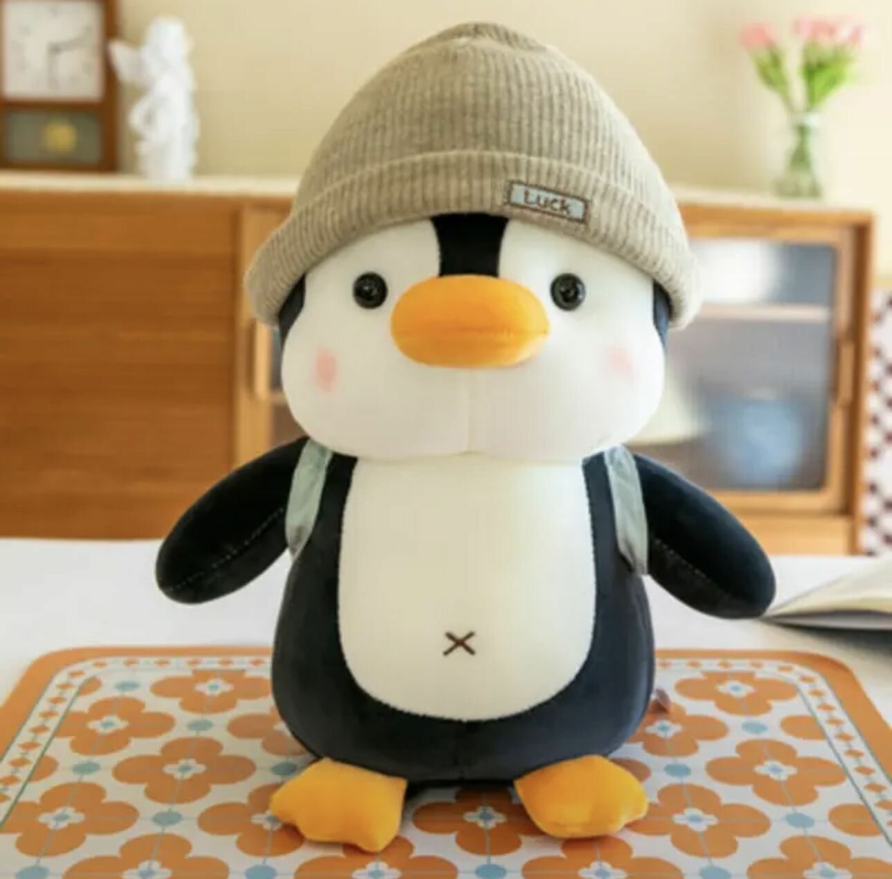 Мягкая игрушка реалистичный пингвин в шапочке 28 см мех