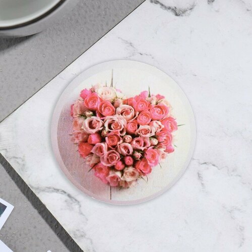 Стикер на цветы и подарки Сердце из роз белый фон 5х5 см 257₽