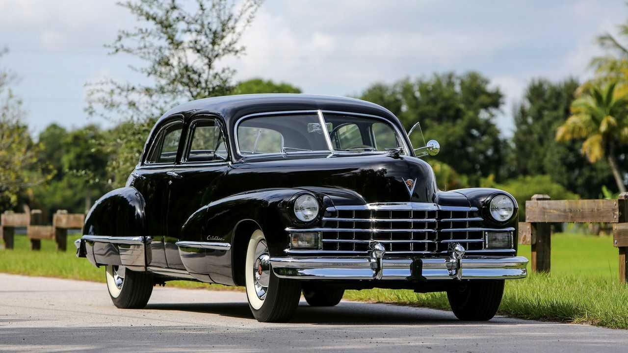 Картина на холсте 60x110 LinxOne "Автомобили cadillac" интерьерная для дома / на стену / на кухню / с подрамником