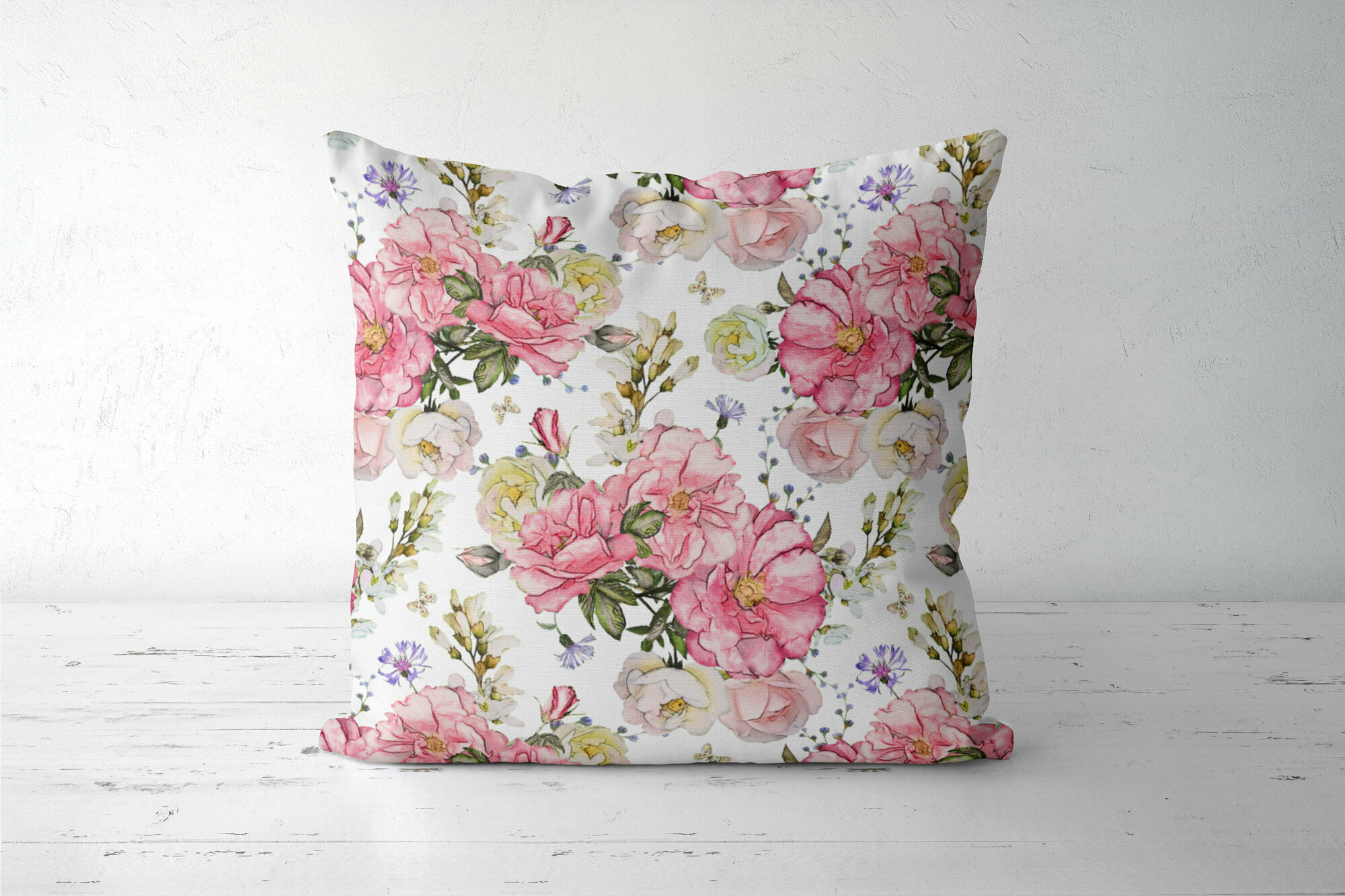 фото Подушка декоративная 45х45см / Девушкам / Цветочки и бабочки / Розовые розы