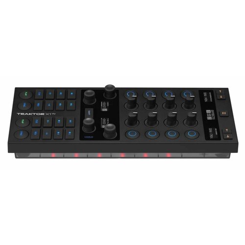 Контроллер для диджеев TraktorKontrol X1 MK3 DJ Controller