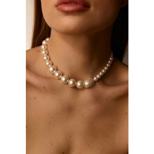 Колье VERUSCHKA JEWELRY жемчуг барочный длина 36 см белый 3990₽