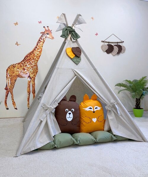 Льняной вигвам для детей с мягким ковриком бомбон и подушками игрушками. Основание 120*120 см (детская палатка)