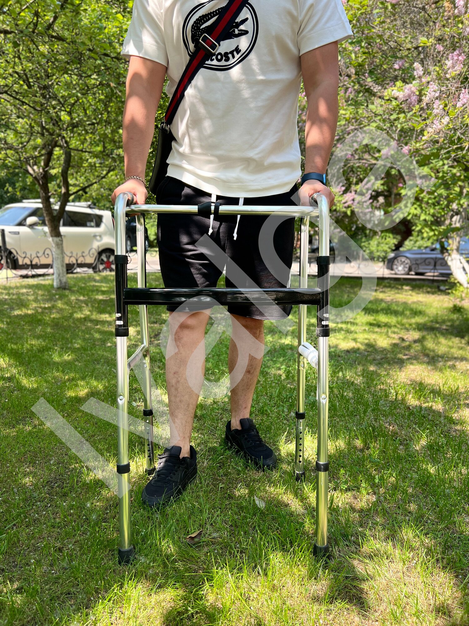 Ходунки для взрослых и пожилых, инвалидов. Медицинские шагающие для реабилитации после травм и инсульта, складные облегченные алюминиевые